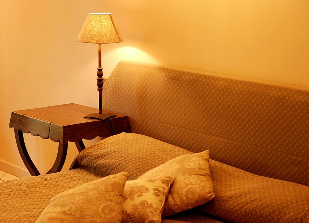 Hotel Les Mazets Des Roches Tarascon Δωμάτιο φωτογραφία