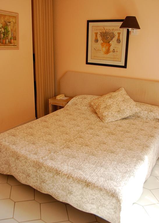 Hotel Les Mazets Des Roches Tarascon Δωμάτιο φωτογραφία