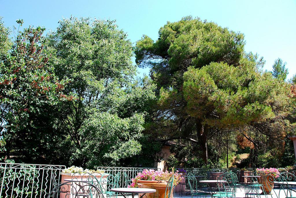 Hotel Les Mazets Des Roches Tarascon Εξωτερικό φωτογραφία