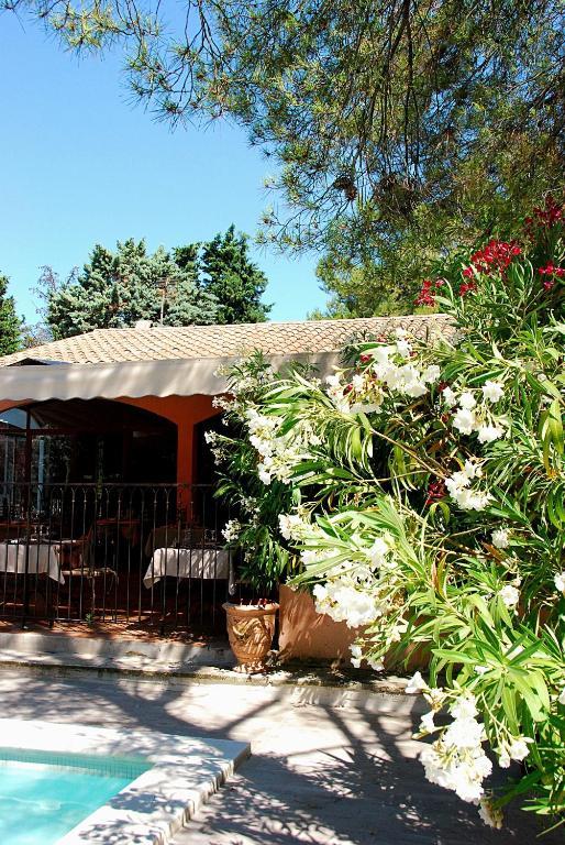 Hotel Les Mazets Des Roches Tarascon Εξωτερικό φωτογραφία