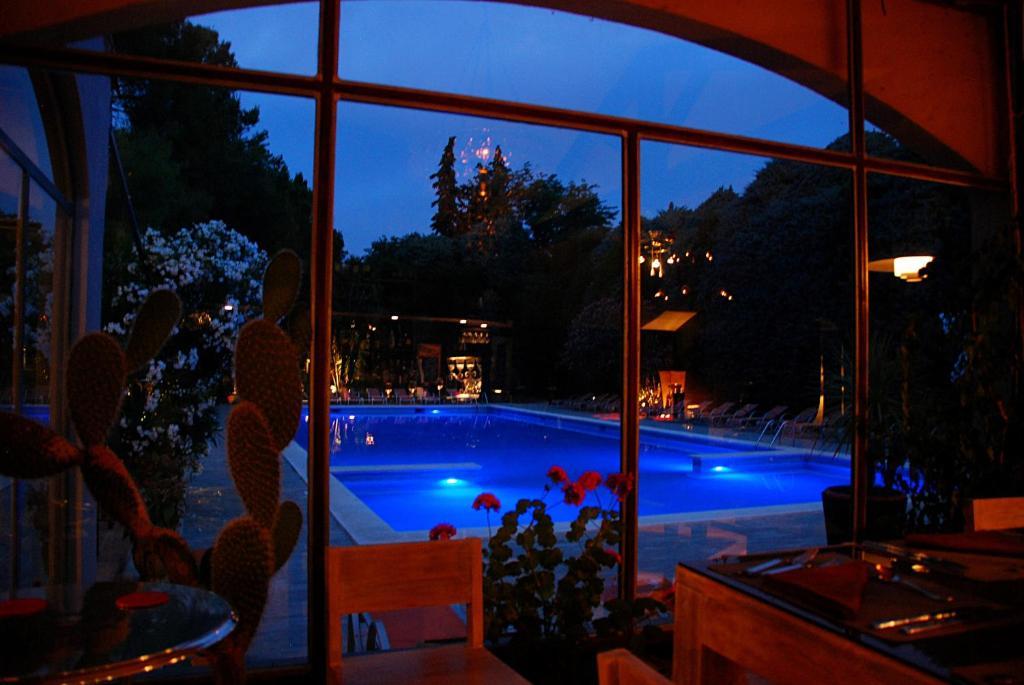 Hotel Les Mazets Des Roches Tarascon Εξωτερικό φωτογραφία
